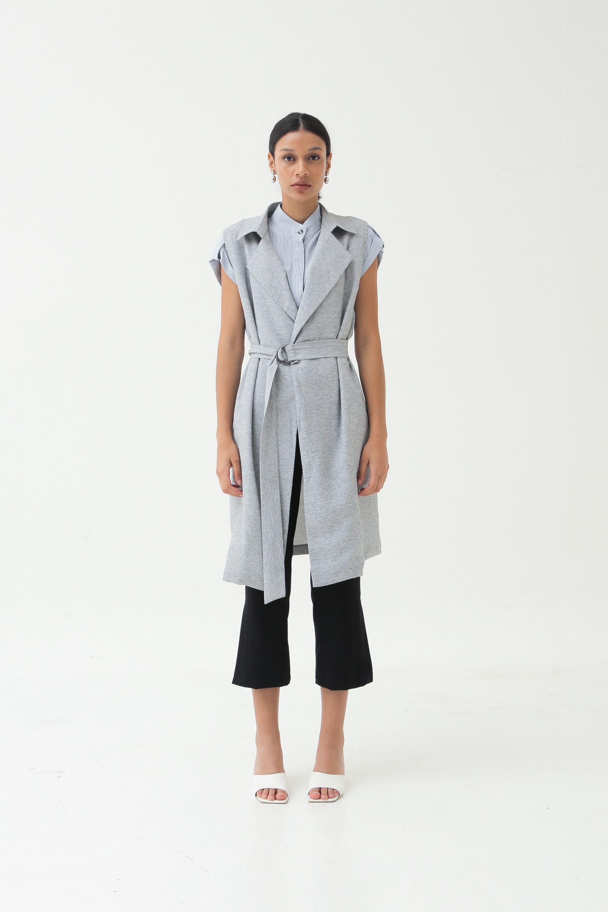 Picture of IXORA LONG VEST GREY WOLLY 
