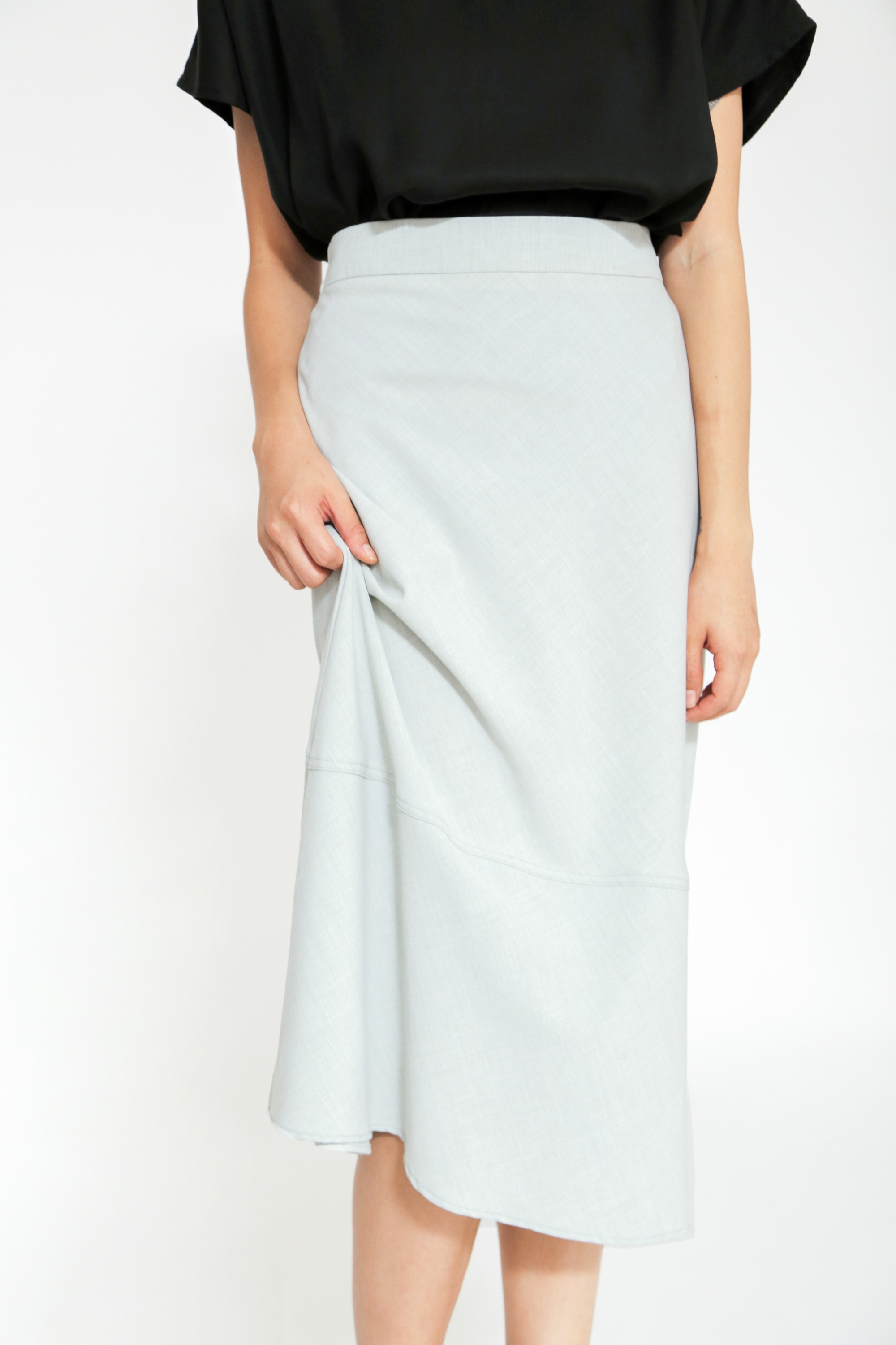 Picture of GLADIOLUS SKIRT GREY 