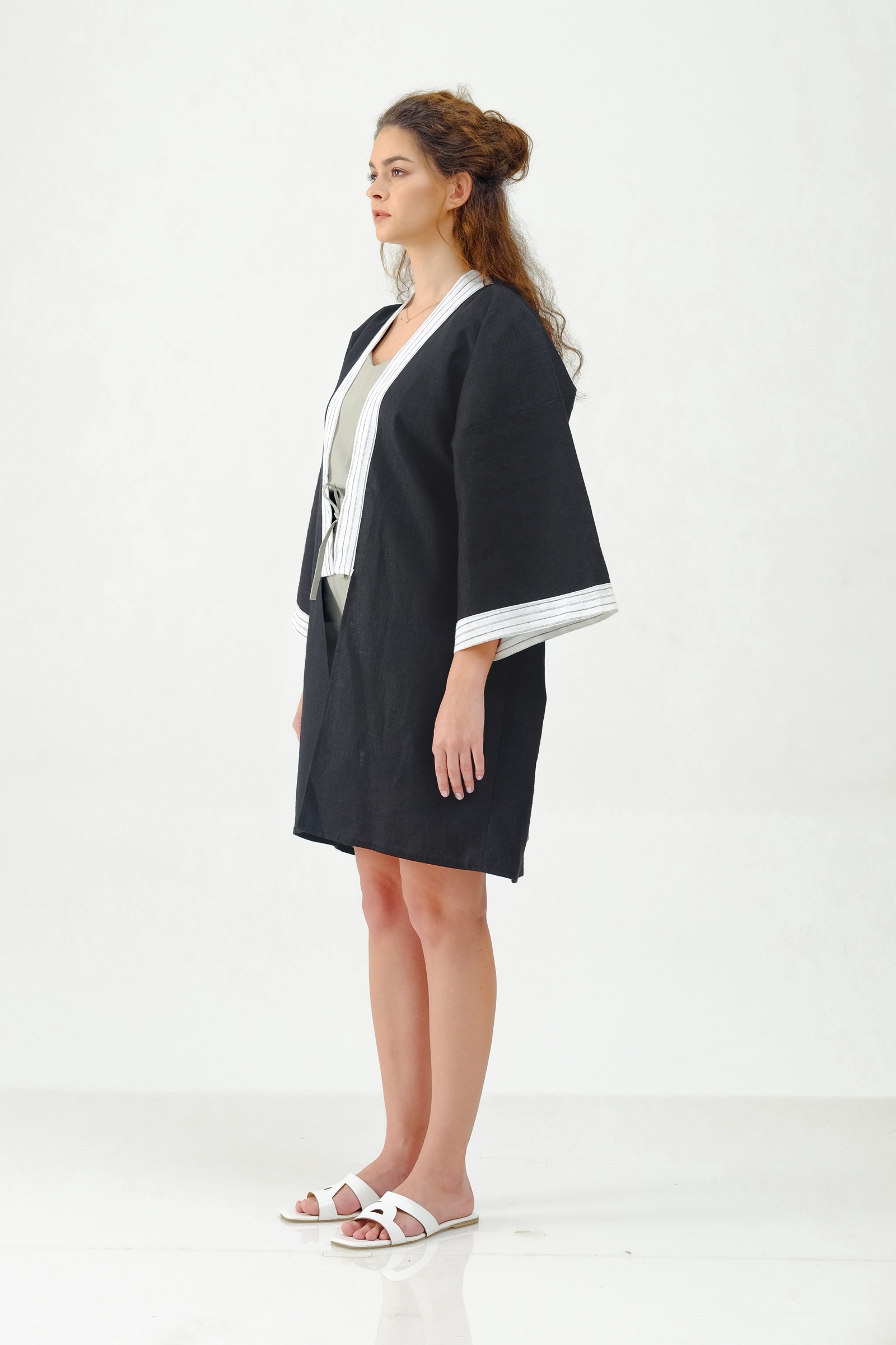 Picture of LIBBY LONG ROBE BLACK STRIPES X POURIE